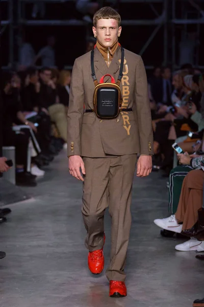 Look 26